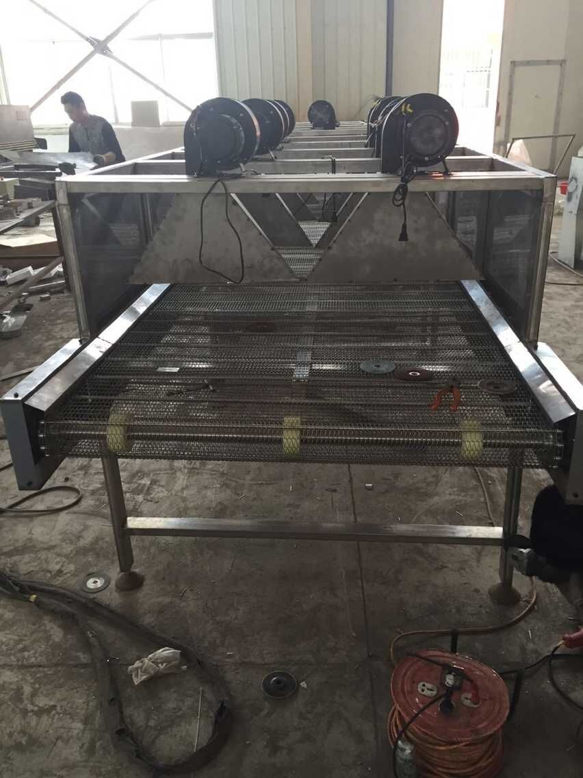 網(wǎng)帶輸送機